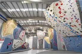 Mur d'escalade blanc